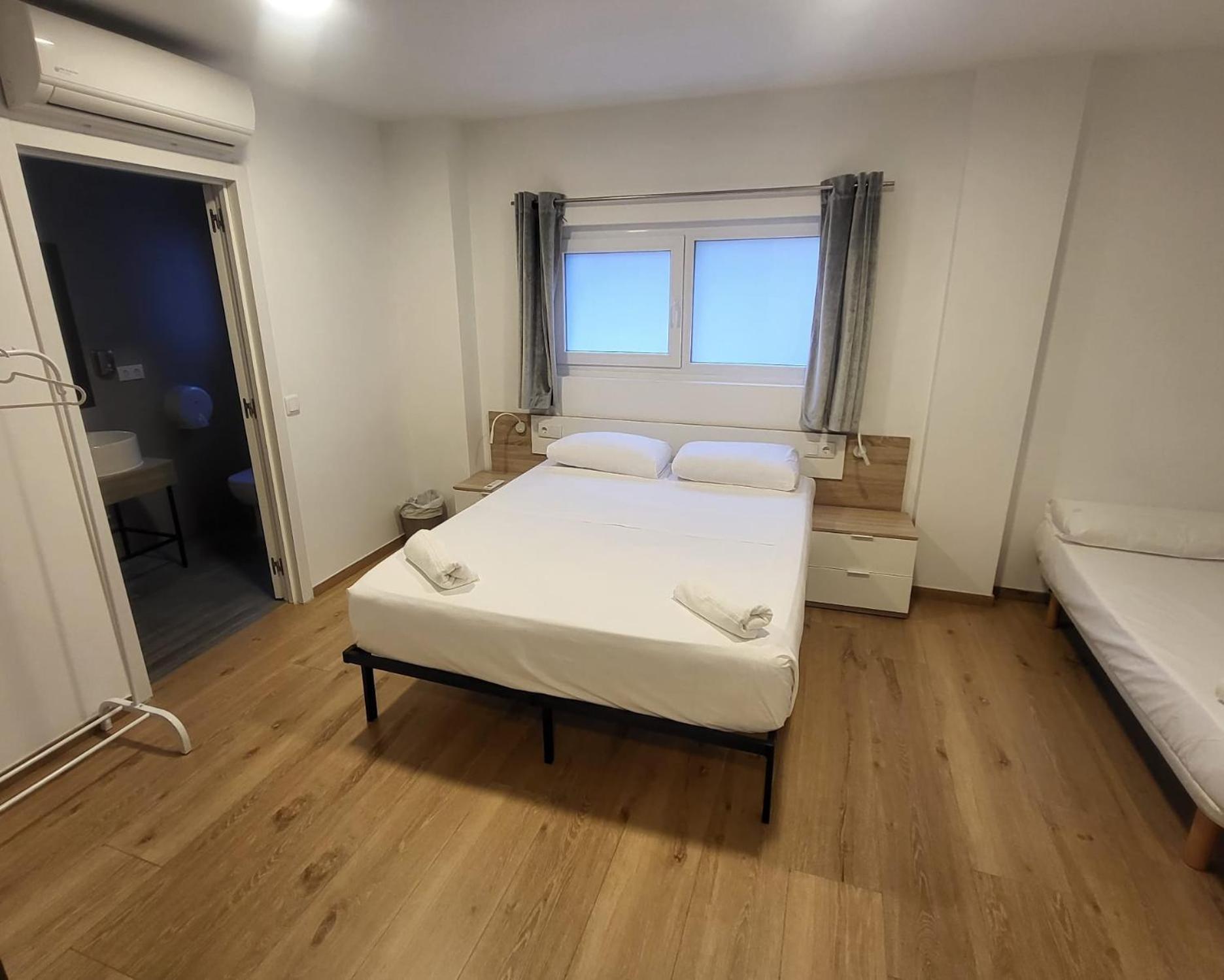 Beach & Arts Hostel Valensiya Dış mekan fotoğraf